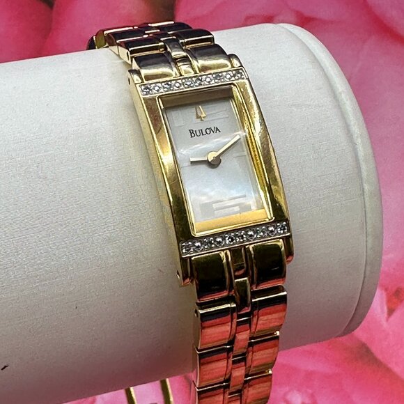 Bulova Women’s Quartz Watch Gold-Plated w/Diamond Bezel.  Fresh Battery. - Picture 1 of 16